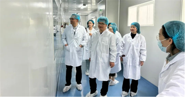 2024-4-23藥融圈創(chuàng)始人王波一行參訪659